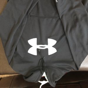 Black and gray under armour hoodie